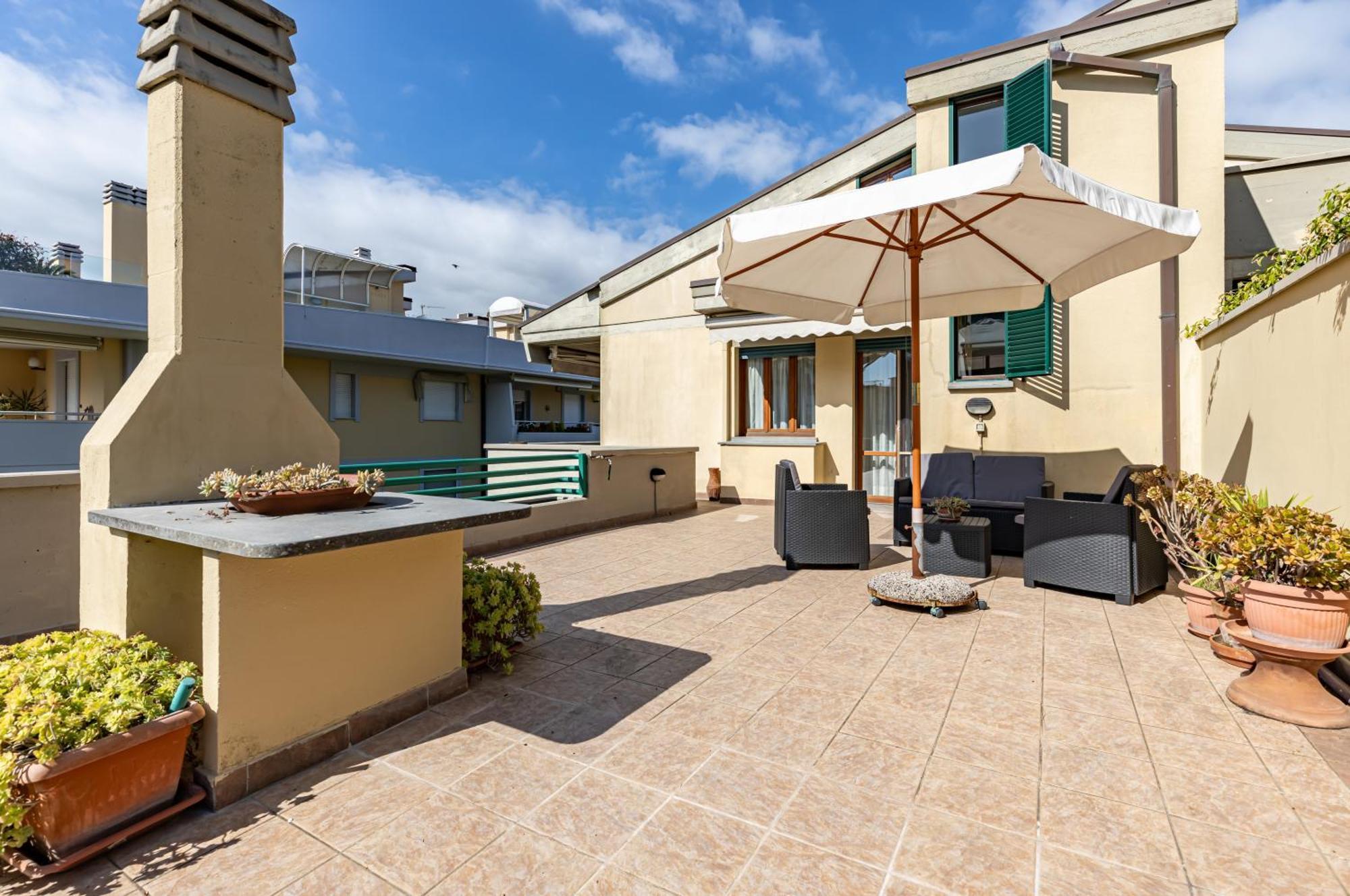 Two-Levels Apartment With Terrace And Parking Viareggio Ngoại thất bức ảnh